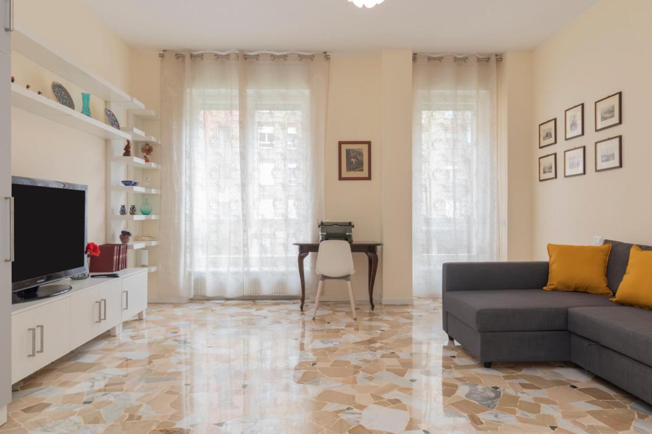 Apartamento Joivy Modern 2Bed Flat With Balcony, 250M From M5 Foppa And M2 Sant'Agostino Milán Exterior foto